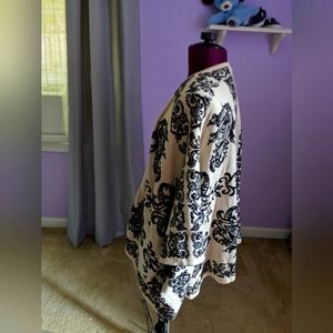 Black and White Cardigan Cover S/M